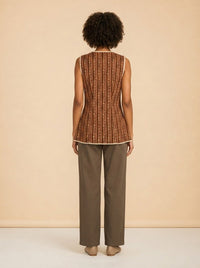 ALEXA TOP IN FRESH GARDEN FLORAL model_back