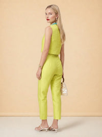 model_over_shoulder
