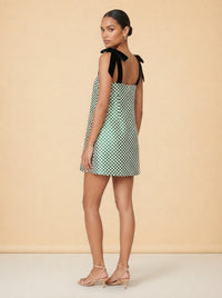 model_over_shoulder