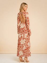 model_over_shoulder