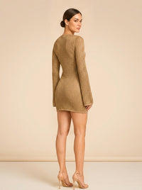 swim model_over_shoulder