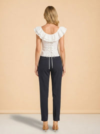 White top model_back